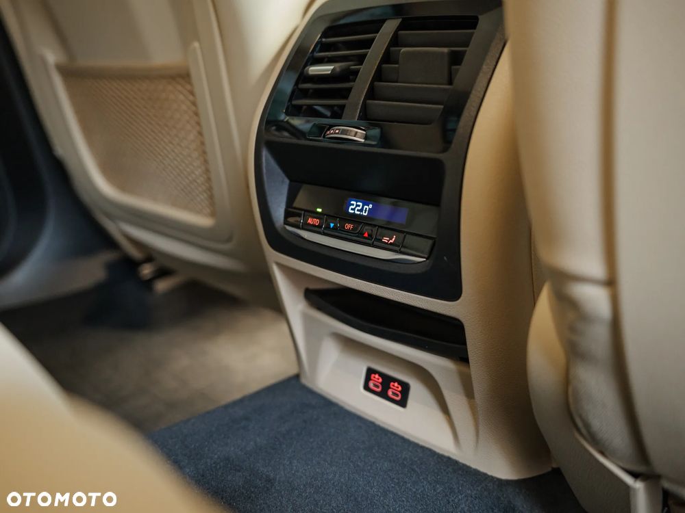 BMW X4 xDrive20i GPF Advantage sport - 38