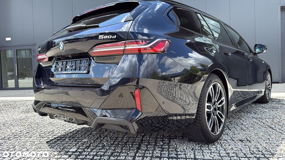 BMW Seria 5 520d xDrive - 16