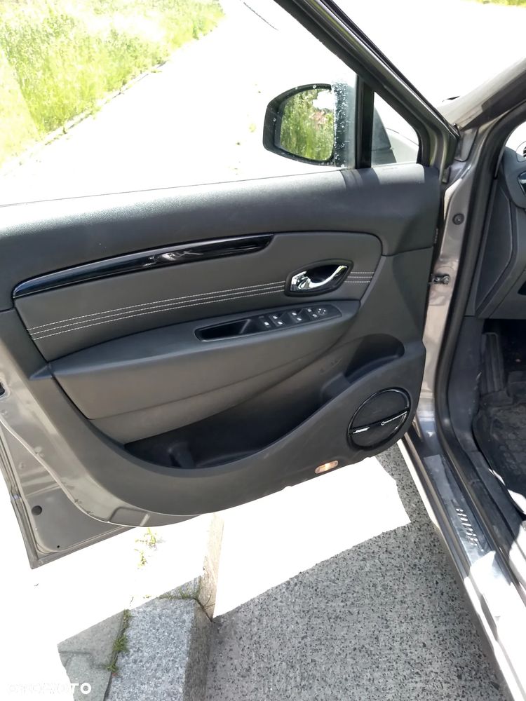 Renault Grand Scenic Gr 1.4 16V TCE Bose Edition - 10