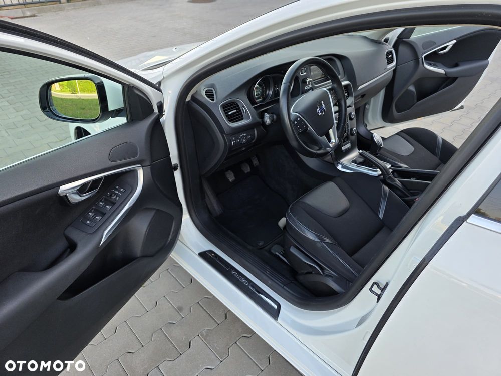 Volvo V40 D2 - 14