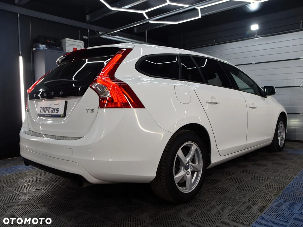 Volvo V60 T3 Drive-E Kinetic - 4