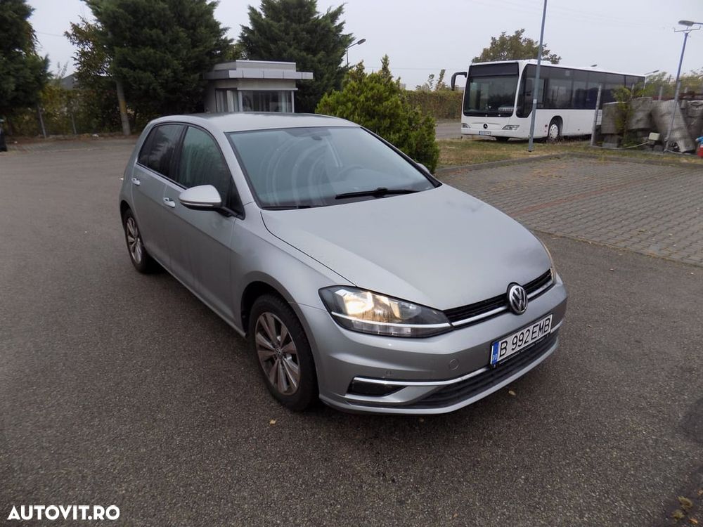 Volkswagen Golf - 2