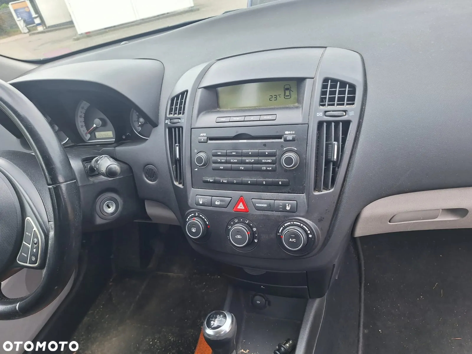 Kia Ceed - 11