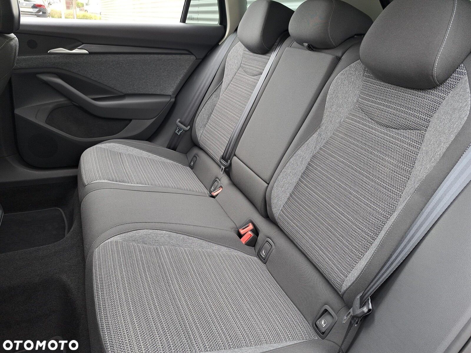 Skoda Superb 2.0 TDI SCR Selection DSG - 16