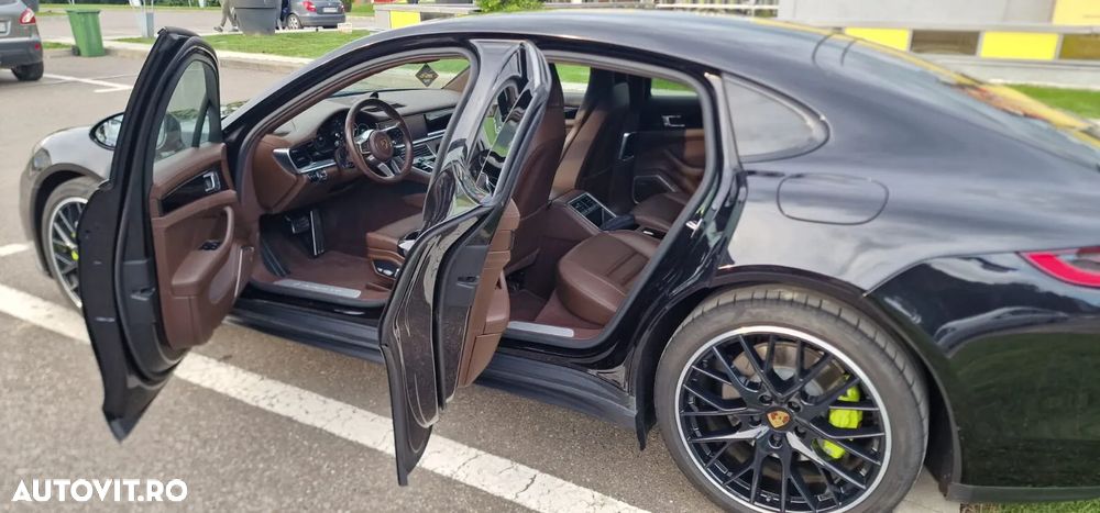 Porsche Panamera - 4