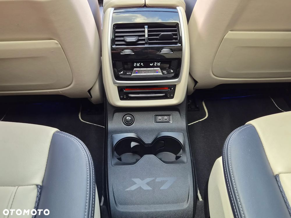 BMW X7 M50d sport - 17
