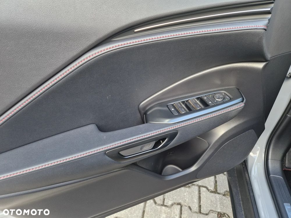 Lexus LBX 1.5 Hybrid Emotion - 8