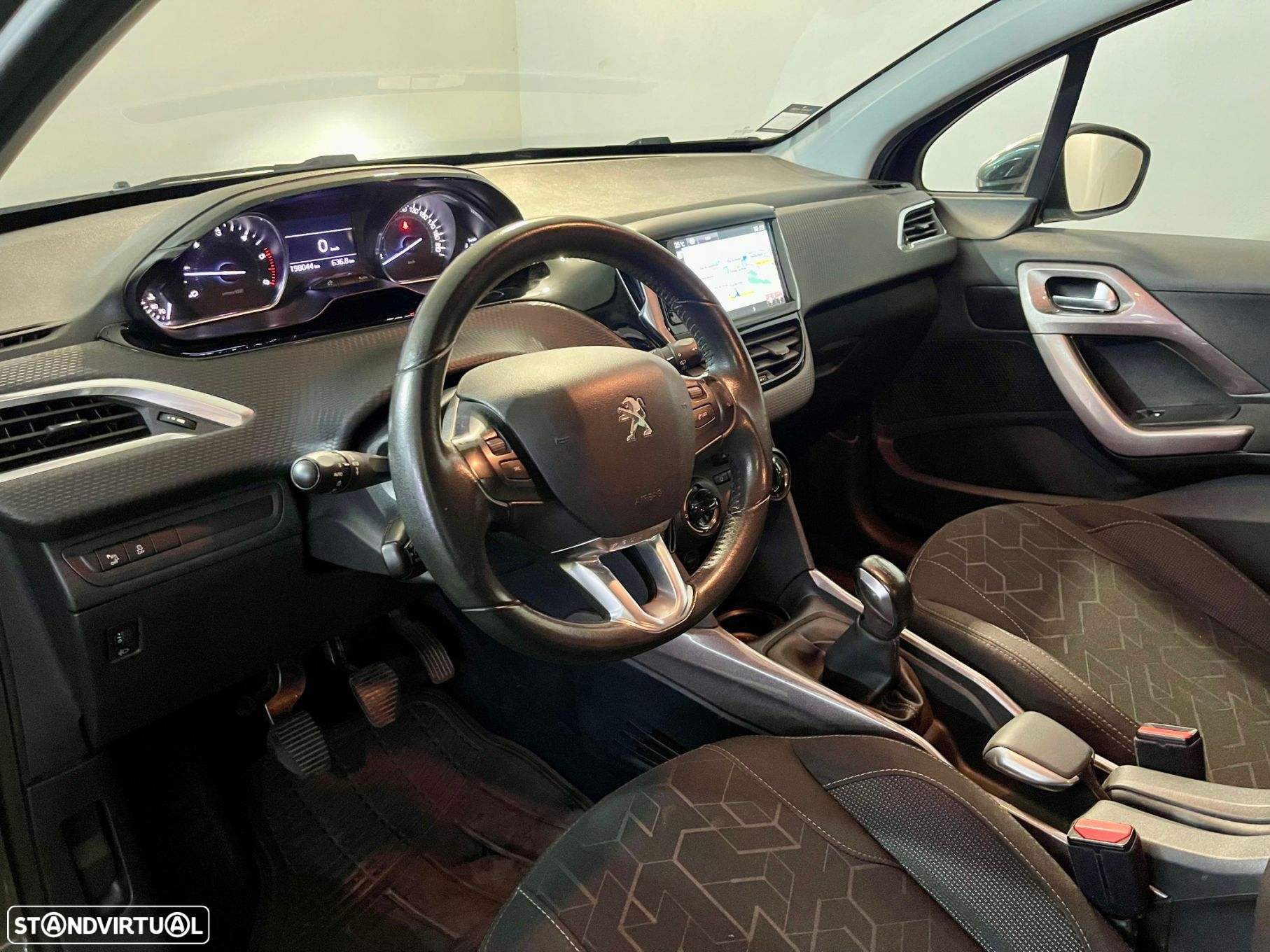 Peugeot 2008 1.6 BlueHDi Style - 10