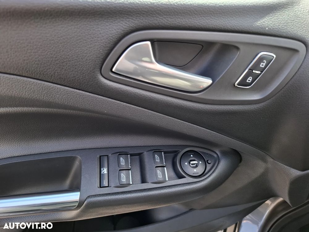 Ford Kuga 2.0 TDCi 4x4 Aut. Titanium - 14