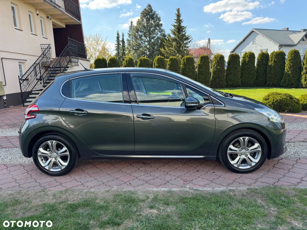 Peugeot 208 1.2 PureTech Allure - 11