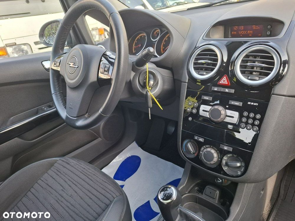 Opel Corsa 1.2 16V Essentia - 21