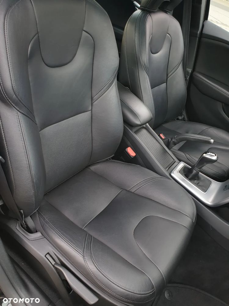 Volvo V40 D3 Inscription - 31