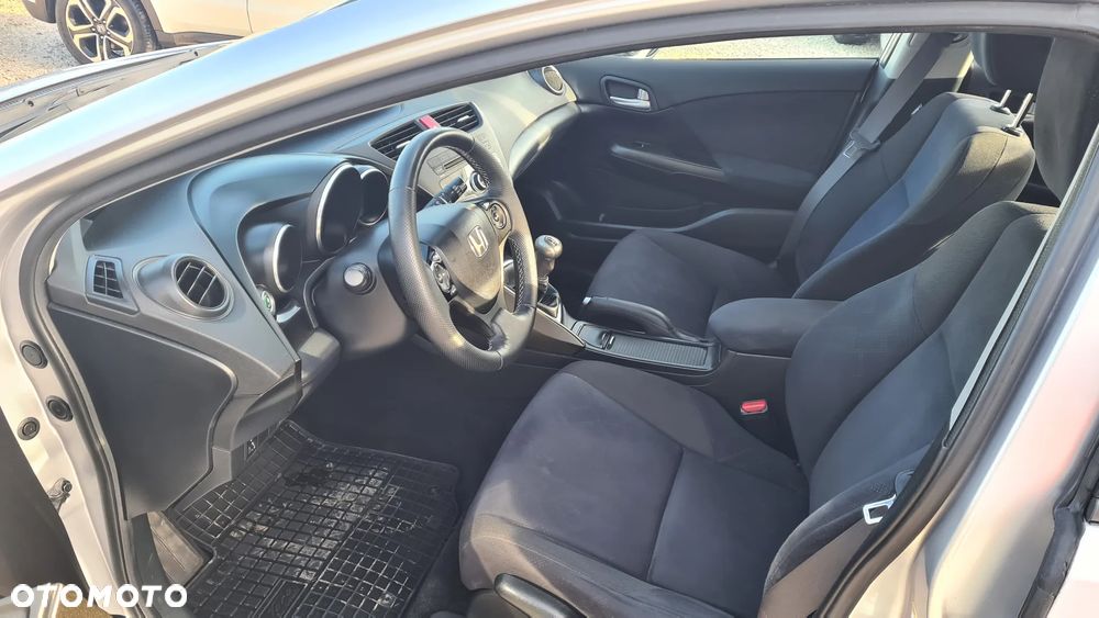 Honda Civic 2.2 i-DTEC S - 26