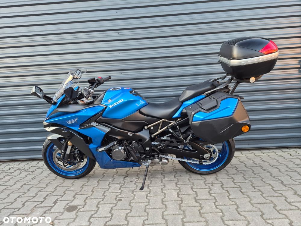 Suzuki GSX - 3