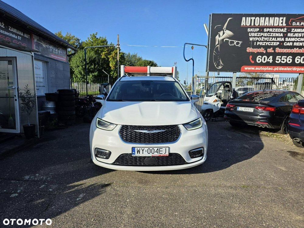 Chrysler Pacifica - 2