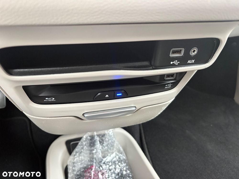 Chrysler Pacifica - 33