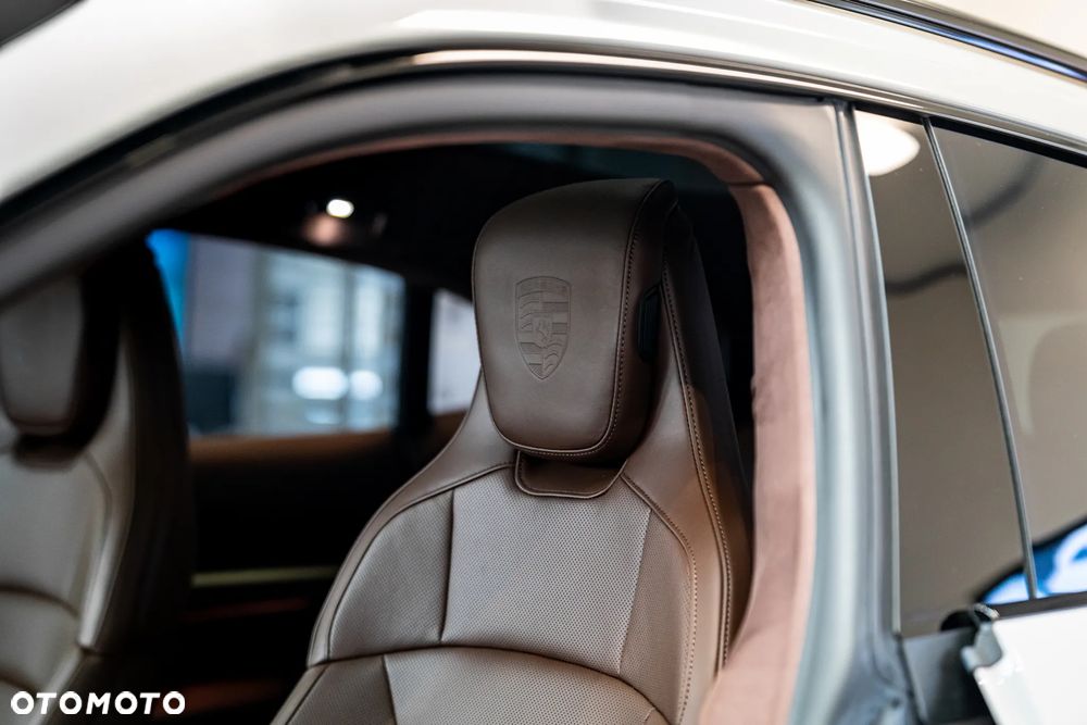 Porsche Taycan 105kWh 4S Cross Turismo - 17