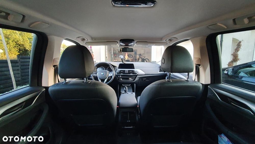 BMW X3 xDrive20d Advantage - 23