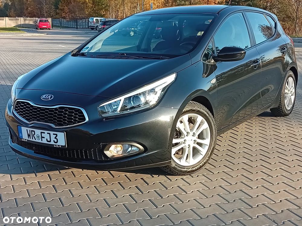 Kia Ceed - 12