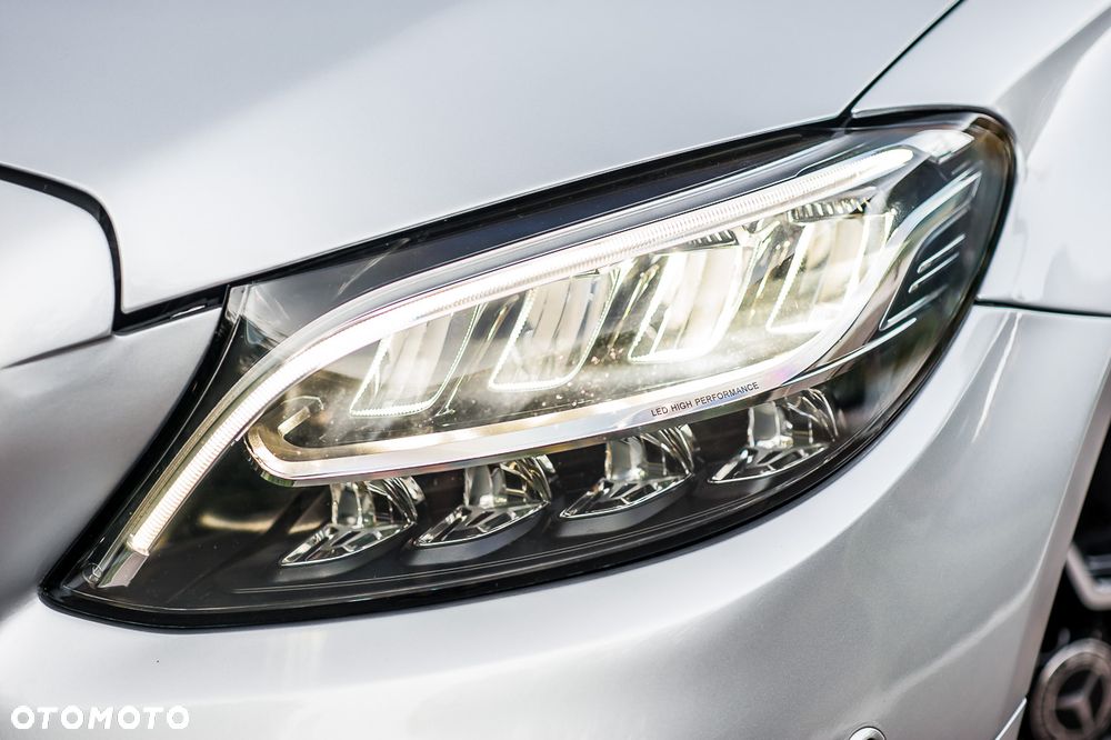 Mercedes-Benz Klasa C 300 9G-TRONIC - 8