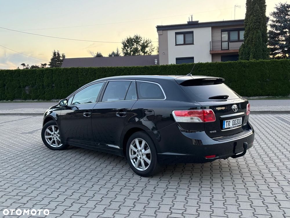 Toyota Avensis 2.2 D-4D X - 16