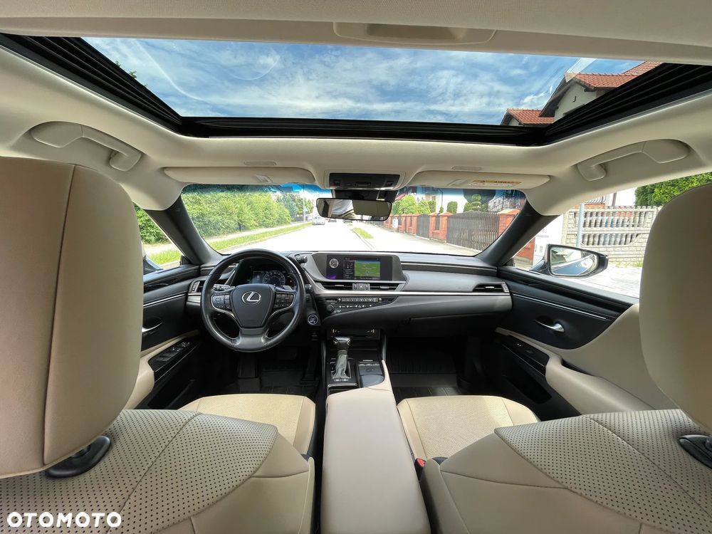 Lexus ES 300h Business Edition - 40