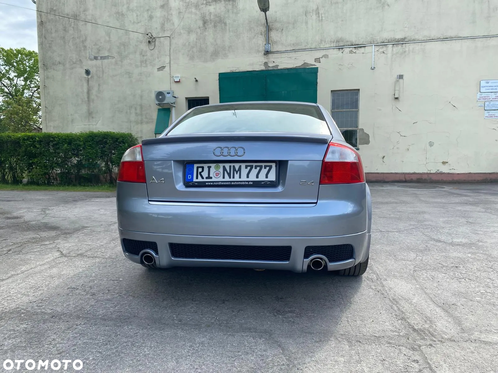 Audi A4 2.4 - 6