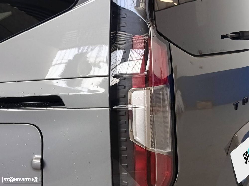 Ford Tourneo Courier 1.0 EcoBoost Titanium - 26