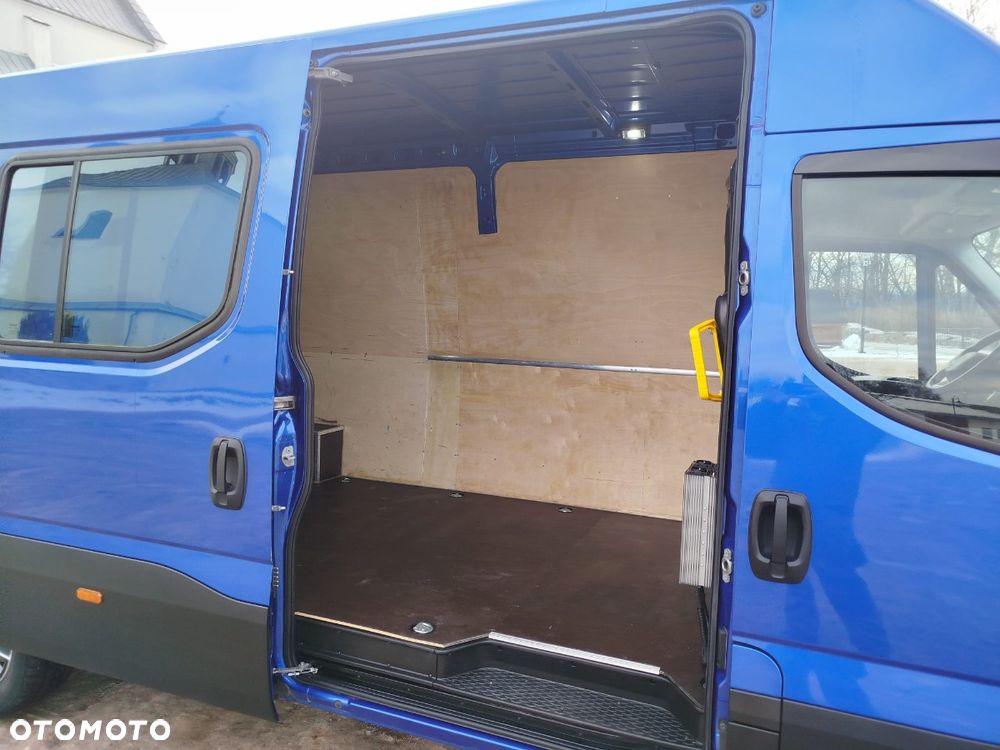 Iveco 35S18 - 32