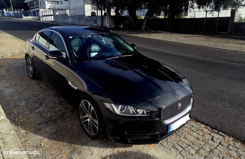 Jaguar Xe 2017 photo 3