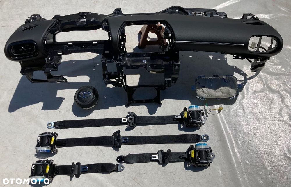 TOYOTA YARIS IV 4 P21 CROSS DESKA KONSOLA KOKPIT PULPIT PÓŁKA PARAPET PODUSZKI POWIETRZNE KIEROWCY PASAŻERA AIR BAG FOTELA W FOTEL KURTYNA KURTYNY AIR BAG AIRBAG PASY PAS SRS na wymianę od RĘKI  Raz2 !!! - 1