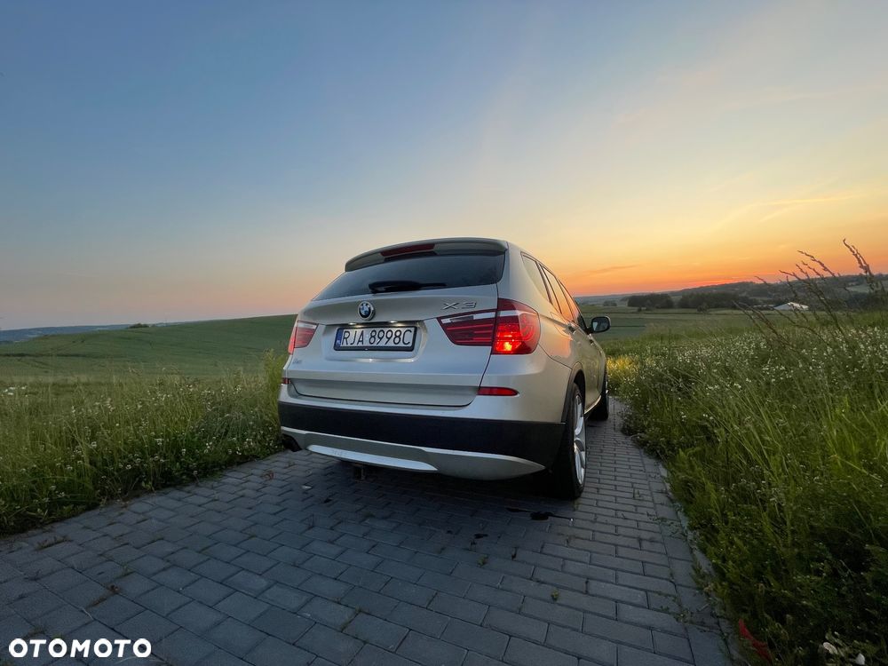 BMW X3 28i xDrive - 4