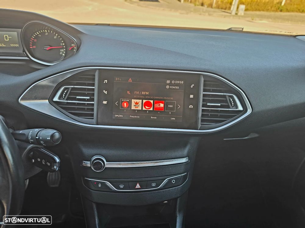 Peugeot 308 SW 1.5 BlueHDi Style - 22