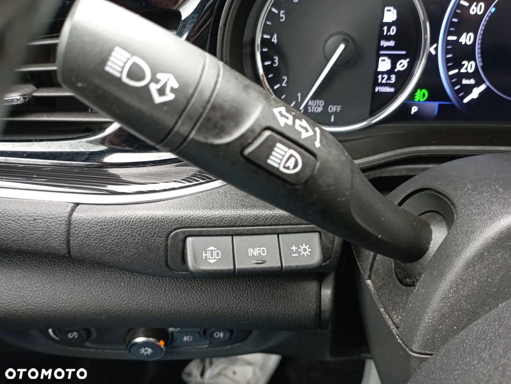 Opel Insignia CT 1.5 T Exclusive S&S - 28