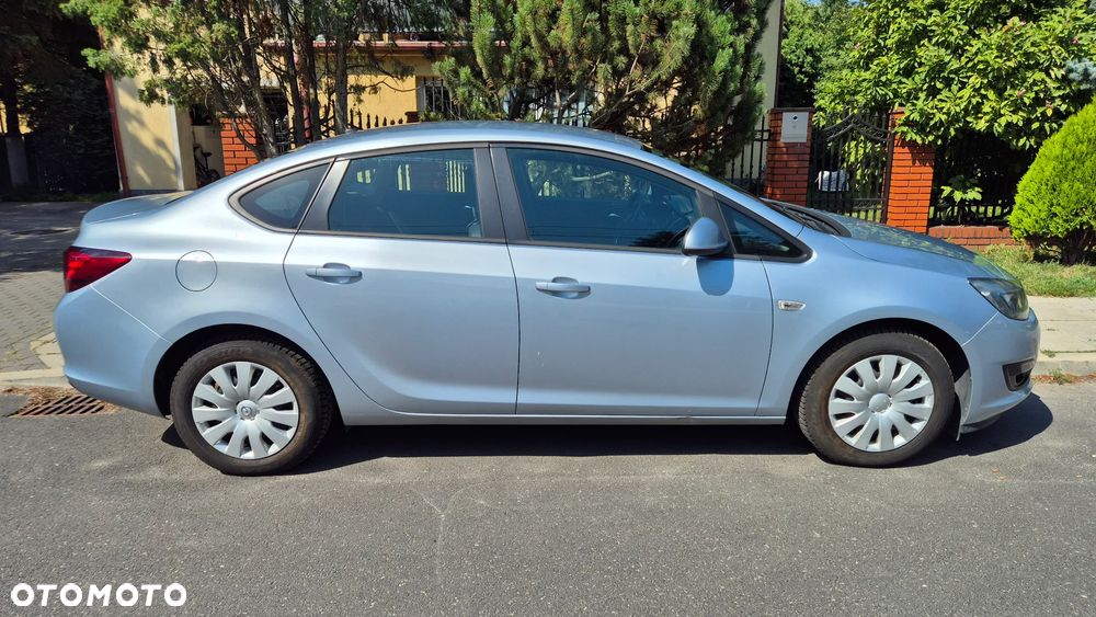 Opel Astra 1.4 T Enjoy EU6 - 7