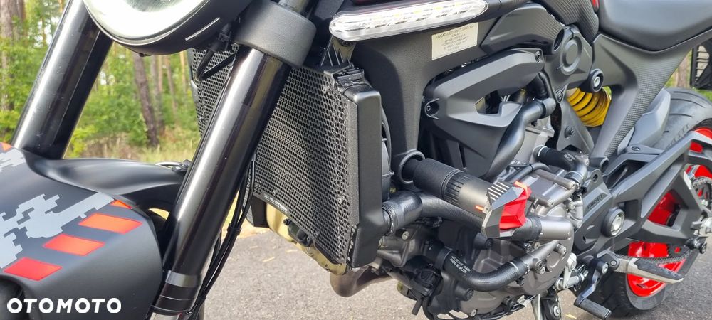 Ducati Monster - 10