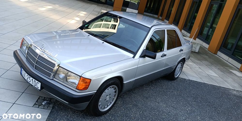 Mercedes-Benz W201 (190) - 2