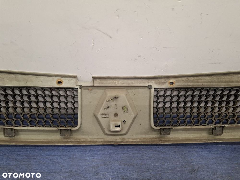 RENAULT MASTER II LIFT ATRAPA / GRILL - 7