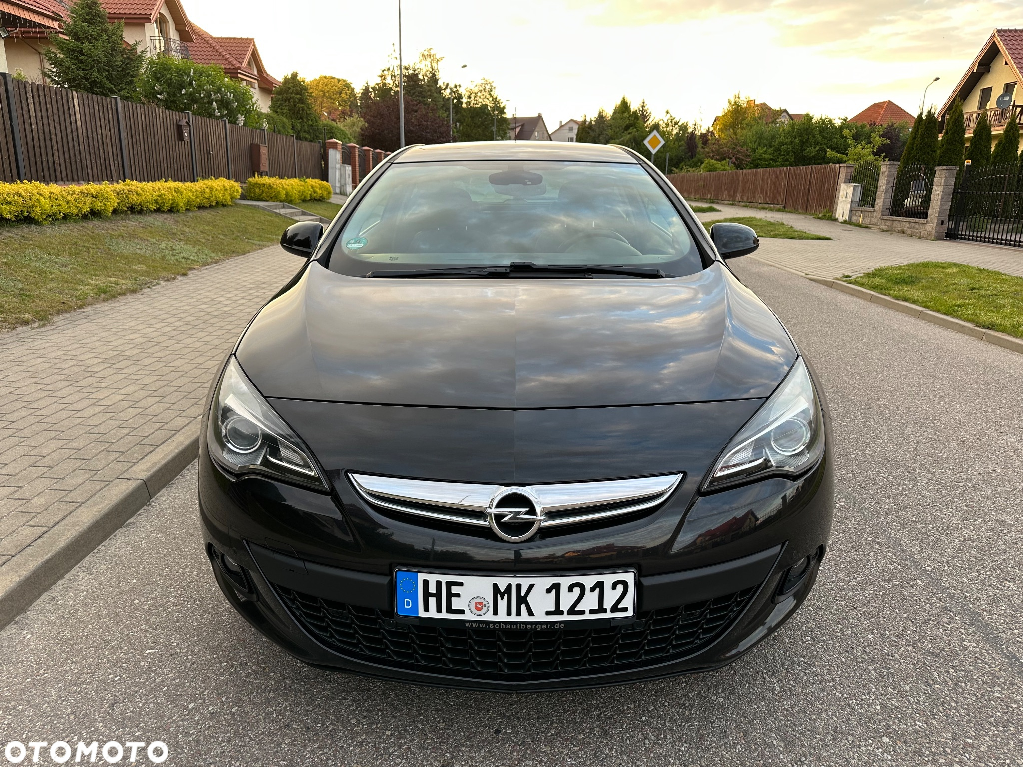 Opel Astra IV GTC 1.4 T Sport S&S - 4