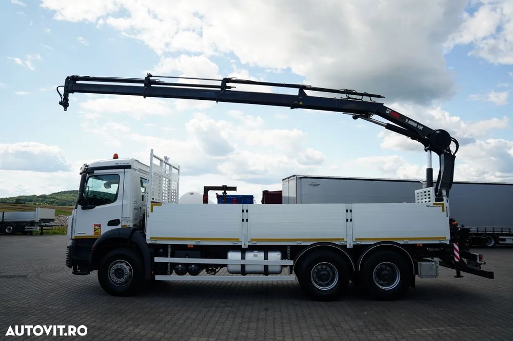 Mercedes-Benz AROCS 2640 / 6x4 / LIVRARE 6,5 M + HDS HIAB X- Hiduo 158 DS- 4 / MAX 4.700 KG / RADIOCOMANDĂ / ROTATOARE / FURCĂ PENTRU PALEȚI / EURO 6 - 5