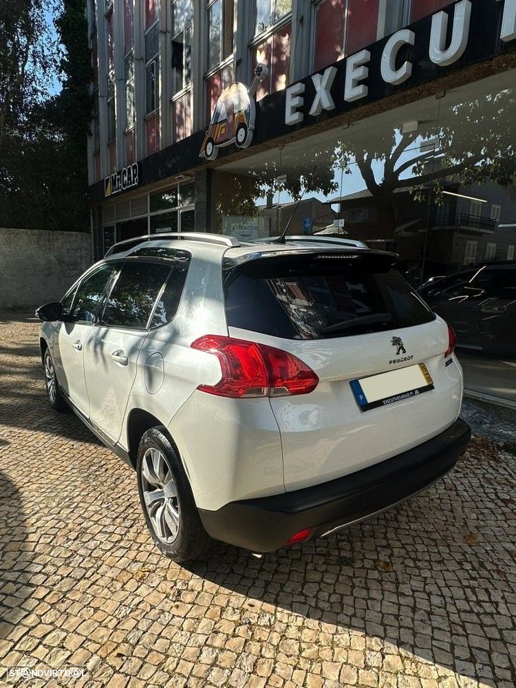 Peugeot 2008 1.2 PureTech Allure - 6