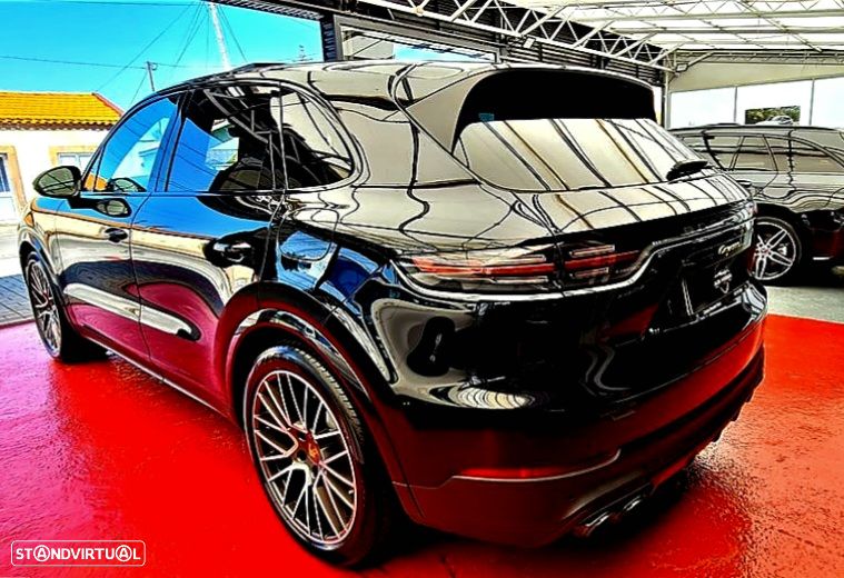 Porsche Cayenne Coupé E-Hybrid - 4