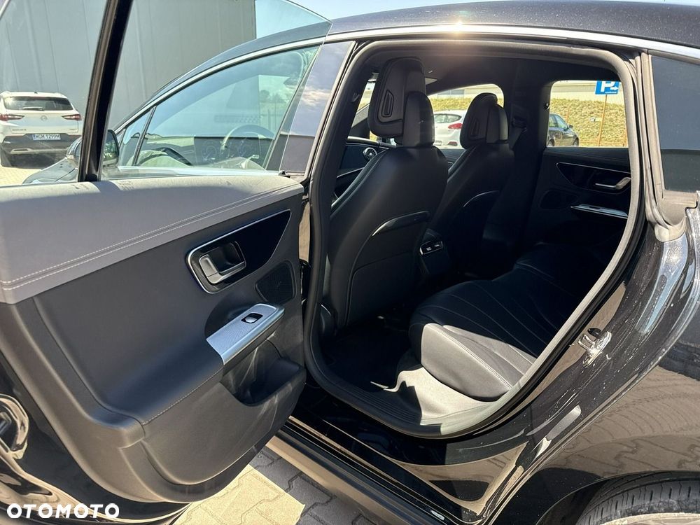 Mercedes-Benz EQE 350+ 90.5kWh Electric Art - 14