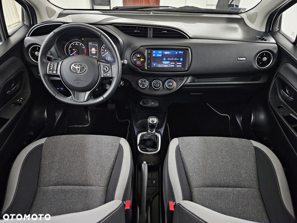 Toyota Yaris 1.5 Premium - 9