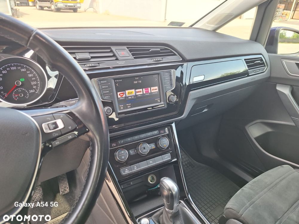 Volkswagen Touran - 14