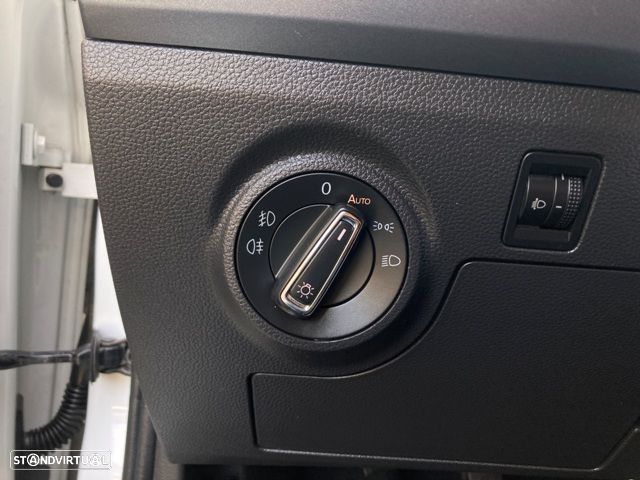 SEAT Arona 1.6 TDI Reference — fotografia 19