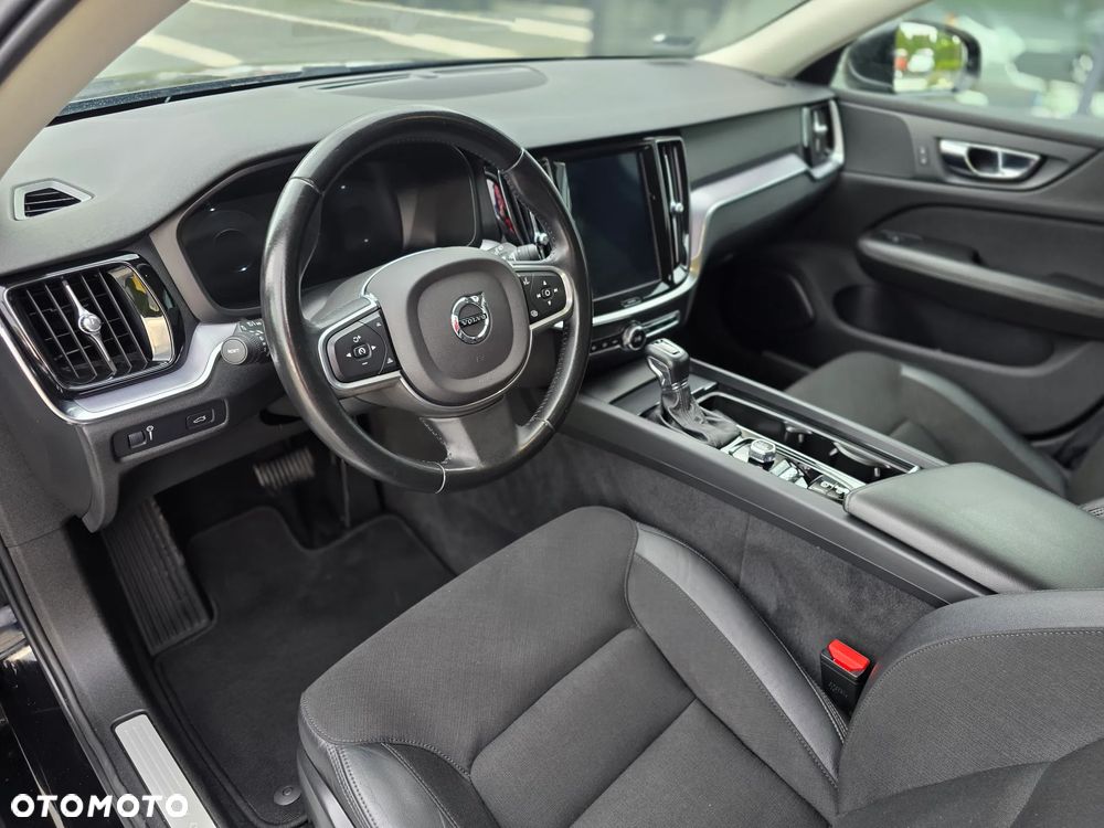 Volvo V60 D3 AWD Momentum Pro - 17