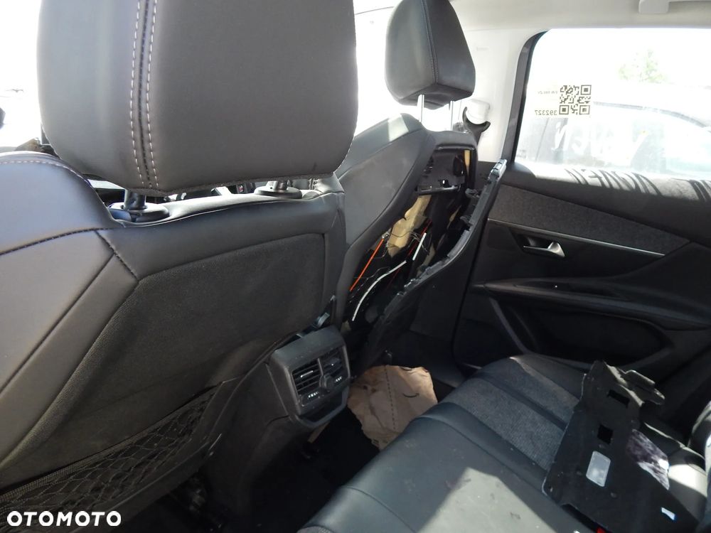 Peugeot 3008 PureTech 130 Stop & Start GPF EAT8 Allure Business-Paket - 21
