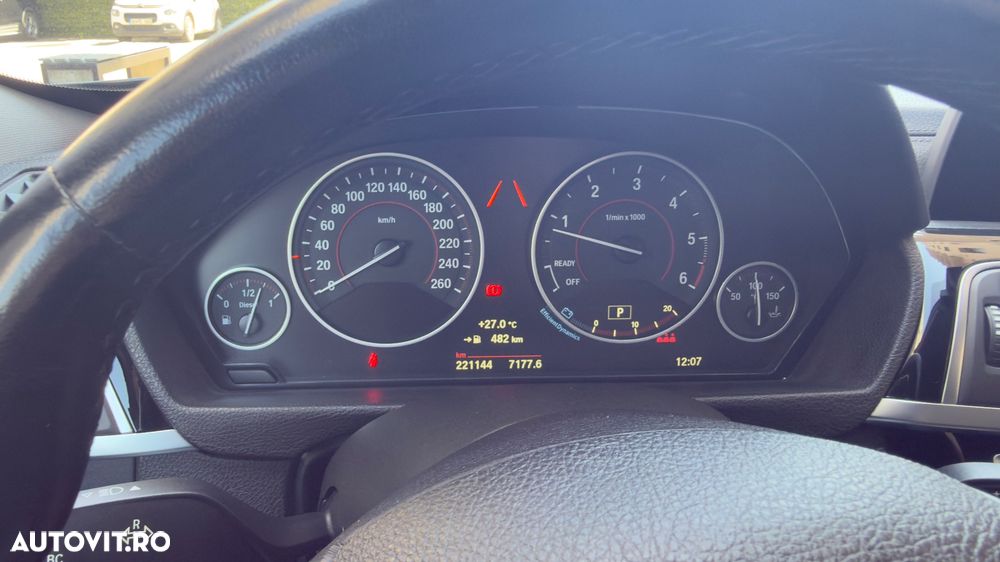 BMW Seria 3 320d Sport-Aut. Sport Line - 12