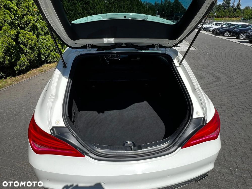 Mercedes-Benz CLA 180 7G-DCT AMG Line - 15